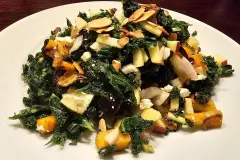 Gr&uuml;nkohl-Salat mit S&uuml;&szlig;kartoffel - winterlich und gesund