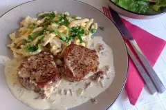 Kalbsmedaillons mit Sp&auml;tzle und Steinpilz-So&szlig;e