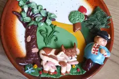 Wandteller mit Fimo dekorieren &ndash; Teller-Upcycling