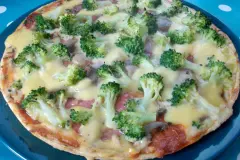 Tiefk&uuml;hlpizza mit Brokkoli und Hollandaise aufpeppen