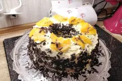 Eierlik&ouml;rkranz mit Pfirsich-Buttercreme-F&uuml;llung