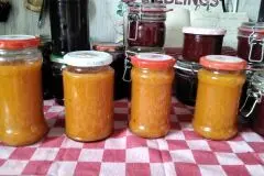 Aprikosenkonfit&uuml;re mit Vanille und Orangenlik&ouml;r