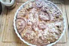 Rosenkuchen mit Nuss-Vanillepudding-F&uuml;llung