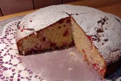 R&uuml;hrkuchen mit Johannisbeeren