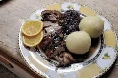 Entenbraten mit Orangen (Ente &agrave; l'orange) und Kn&ouml;del