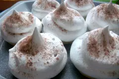 Baiser Busserl mit Schoko-F&uuml;llung