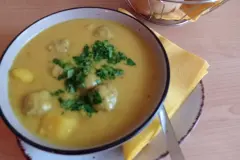 Kartoffelsuppe mit Hackb&auml;llchen