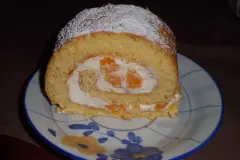 Sahne-Schmand-Biskuitrolle