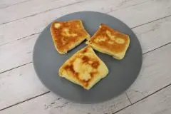 Plăcintă cu br&acirc;nză &ndash; gef&uuml;llte Teigtaschen vom Balkan