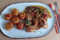 Marinierte H&auml;hnchenbrust mit Paprika-Fenchel-Gem&uuml;se