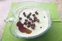 Sauerampfer-Joghurtcreme-Dessert