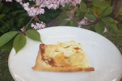Schneller Flammkuchen mit Spargel
