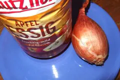 Zwiebeln und Essig gegen Dornwarzen