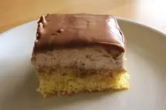Bananen-Sahnekuchen mit Schokoglasur