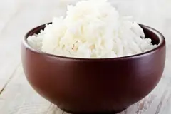 Reis in der Mikrowelle kochen