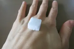 W&uuml;rfelzucker gegen Wespenstiche