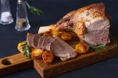 Lammkeule italienische Art - Abbochio al forno