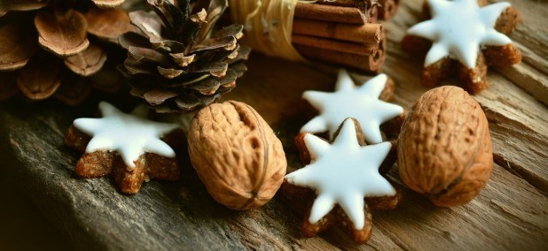 Zimtsterne, Vanillekipferl und Haselnussmakronen: Bei uns findest du die Rezepte f&uuml;r die leckeren Klassiker auf dem Pl&auml;tzchenteller.